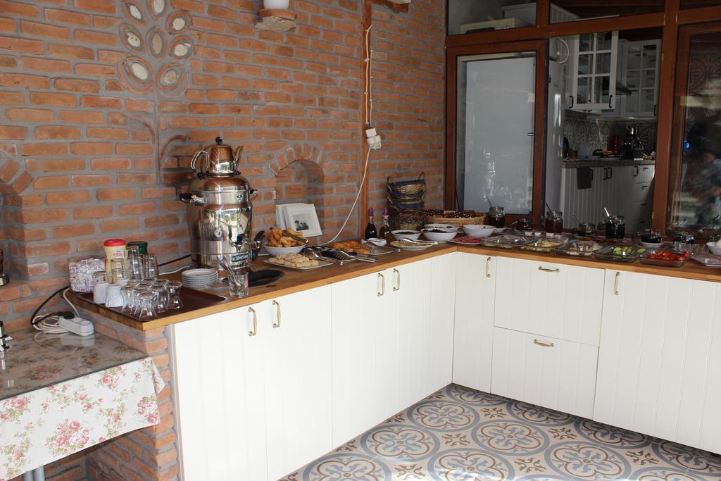 Ilyada Hotel Bozcaada Bagian luar foto
